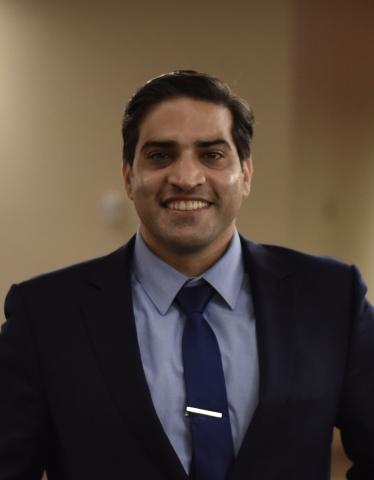 Head shot of Shahab Khan, MD