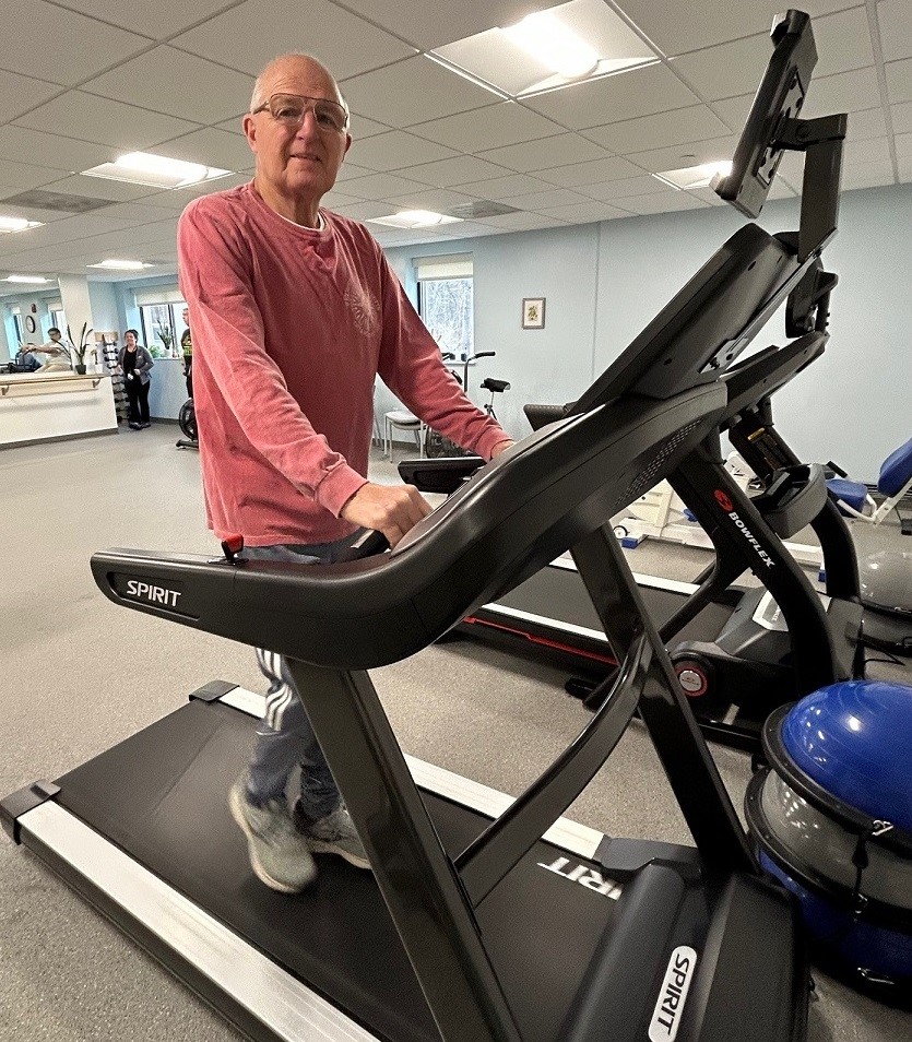 Peter Umile walks on a treadmill during the Heart Healthy class